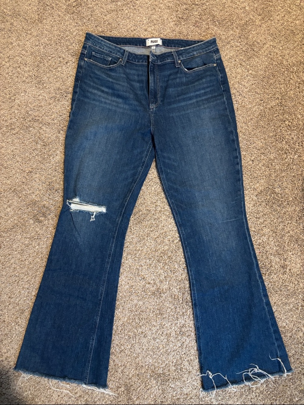 PAIGE High Rise Laurel Canyon Sz 33 Raw Hem in Freesia Destructed. Inseam 32in